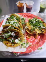 Tacos Y Parrilladas Chema food
