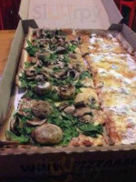 Pizza Amore Wtc food