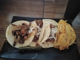 La Valentina Tacos De Barbacoa Y Chamorros food