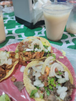 Tacos El Uniko food