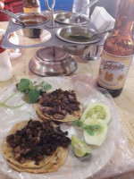 Taqueria con Servicio de Bar La Cabana food