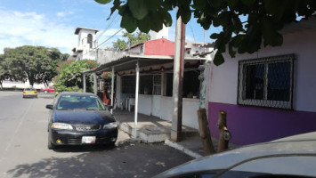 Sopes Y Cafe El Pollito outside