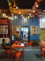 Barrio De La Huaca food