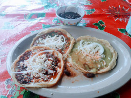 Picadas El Oso food