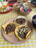 Taquería La Pochota food