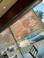 Pizzeria Estacion #33 outside