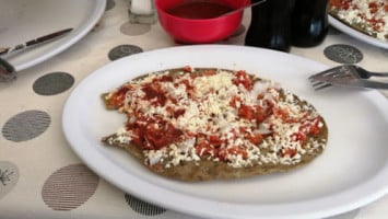 Los Huaraches Italia food