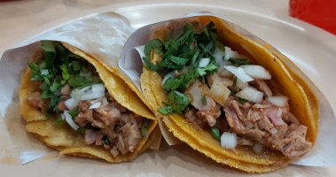 Tacos Del Puente food