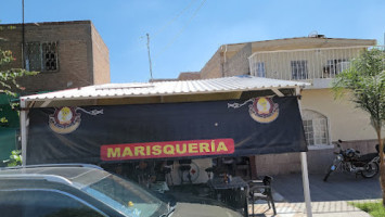 Mariscos El Piolín outside
