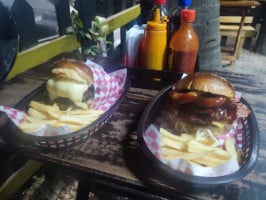 Brother´s Burger food