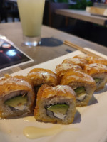 Sushi Roll Gran Terraza Lomas Verdes food