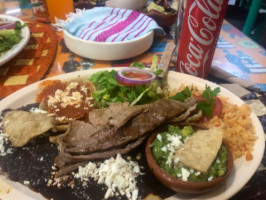 Los Mexicanos food