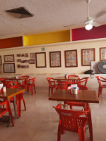 Cafeteria Caffeto inside