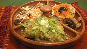El Sazon Comiteco Restaurant & Cenaduria food