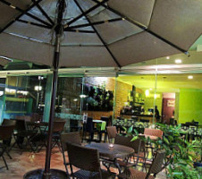 Albahaca Gastro-Bistro inside