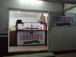 Lorenzo's Pizza food