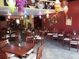 Al Meraj Grill Pak Indian Cuisine Providencia inside