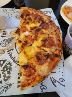 Pizza Mía food