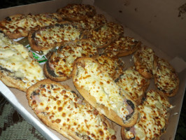Pizzas Georgini food