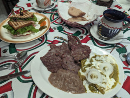 Casa De Los Abuelos food