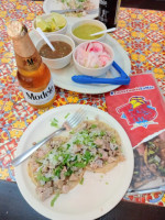 Tacos Tomás food