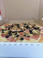 Padrinos Pizza food
