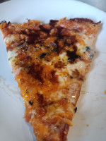 Manhattan’s Pizza food