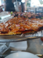 Manhattan’s Pizza food