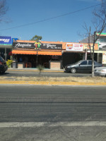 Tortas Ahogadas Mr Güero Grill outside