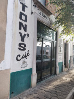 Tony's Café outside