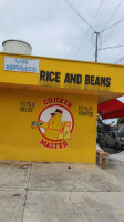 Chicken Master Estilo Belize outside