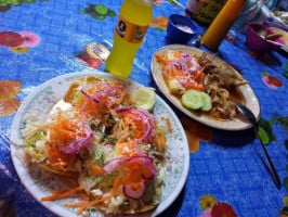 Cenaduría Doña Chayo food
