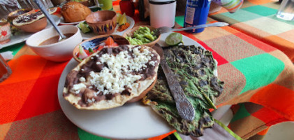 Las Jacarandas food
