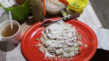 Las Enchiladas Del Valle food