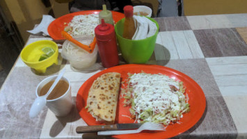 Las Enchiladas Del Valle food