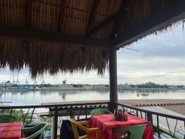 Mariscos El Cazador food