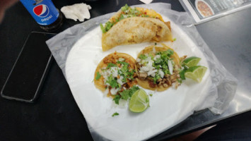 Tacos El Rayo food