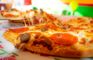 Tooginos Pizza Santa Fe/ Del Valle food