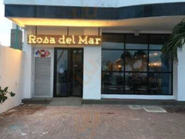 Rosa Del Mar outside