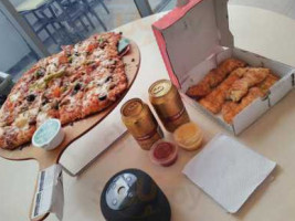 Pietrini's La Pizza food