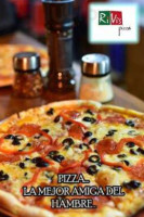 Rivi's Pizza food