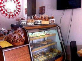 Arte Y Cafe Bakery inside