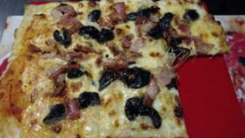 Deluchi Pizza Por Metro food