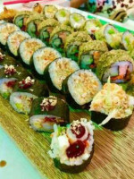 Akikomo Sushi food