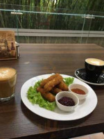 La Cabra Loca, Cultural Café food