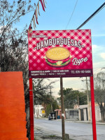 Hamburguesas Lupe outside