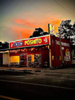 Polloposhito outside