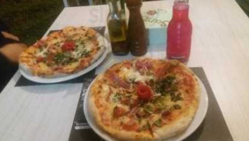 Pizzeria Santoro food