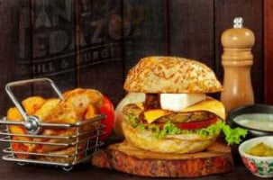 Pan Y Pedazo Grill Burgers food