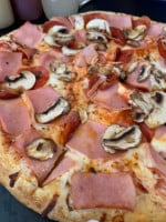 Buba's Pizza Aviación food